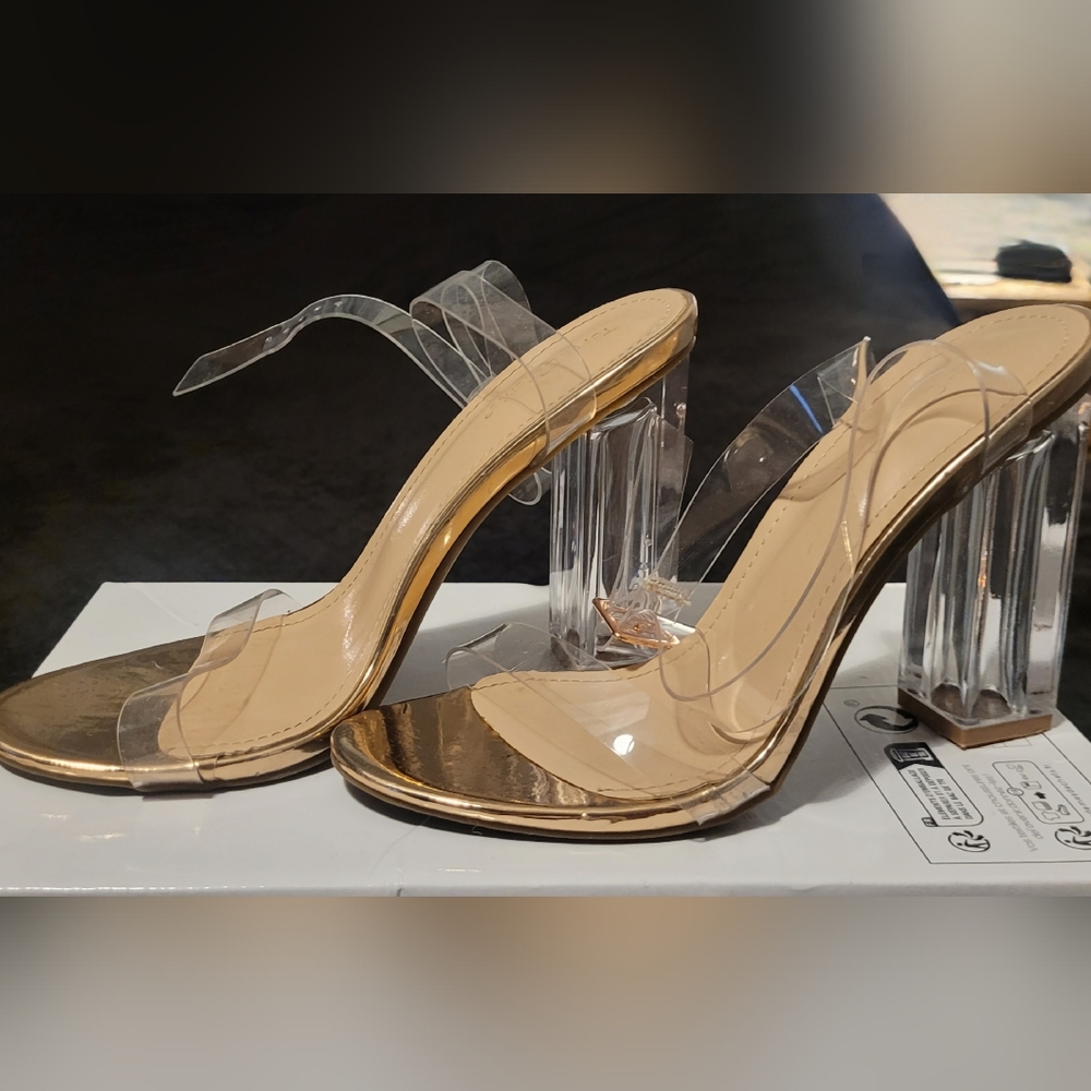 Heels - Picture 3 of 3